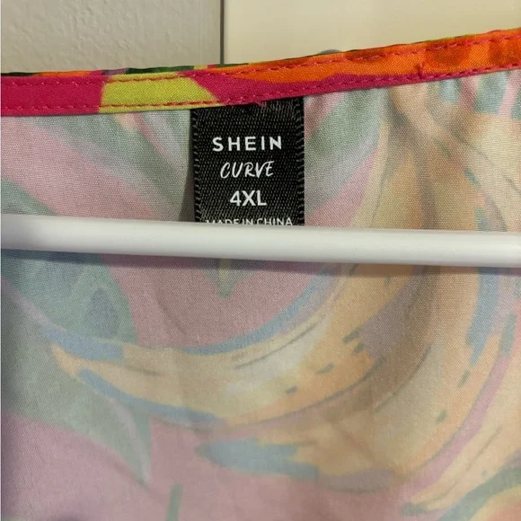 New tropical print top - Picture 3 of 4